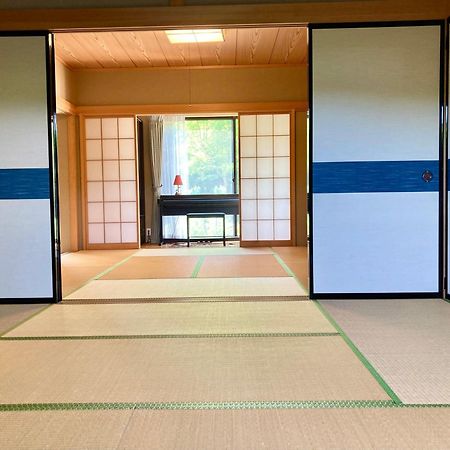 富士の樱house 宝栄 Villa Fujikawaguchiko Exteriör bild