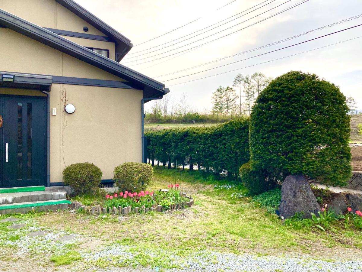 富士の樱house 宝栄 Villa Fujikawaguchiko Exteriör bild